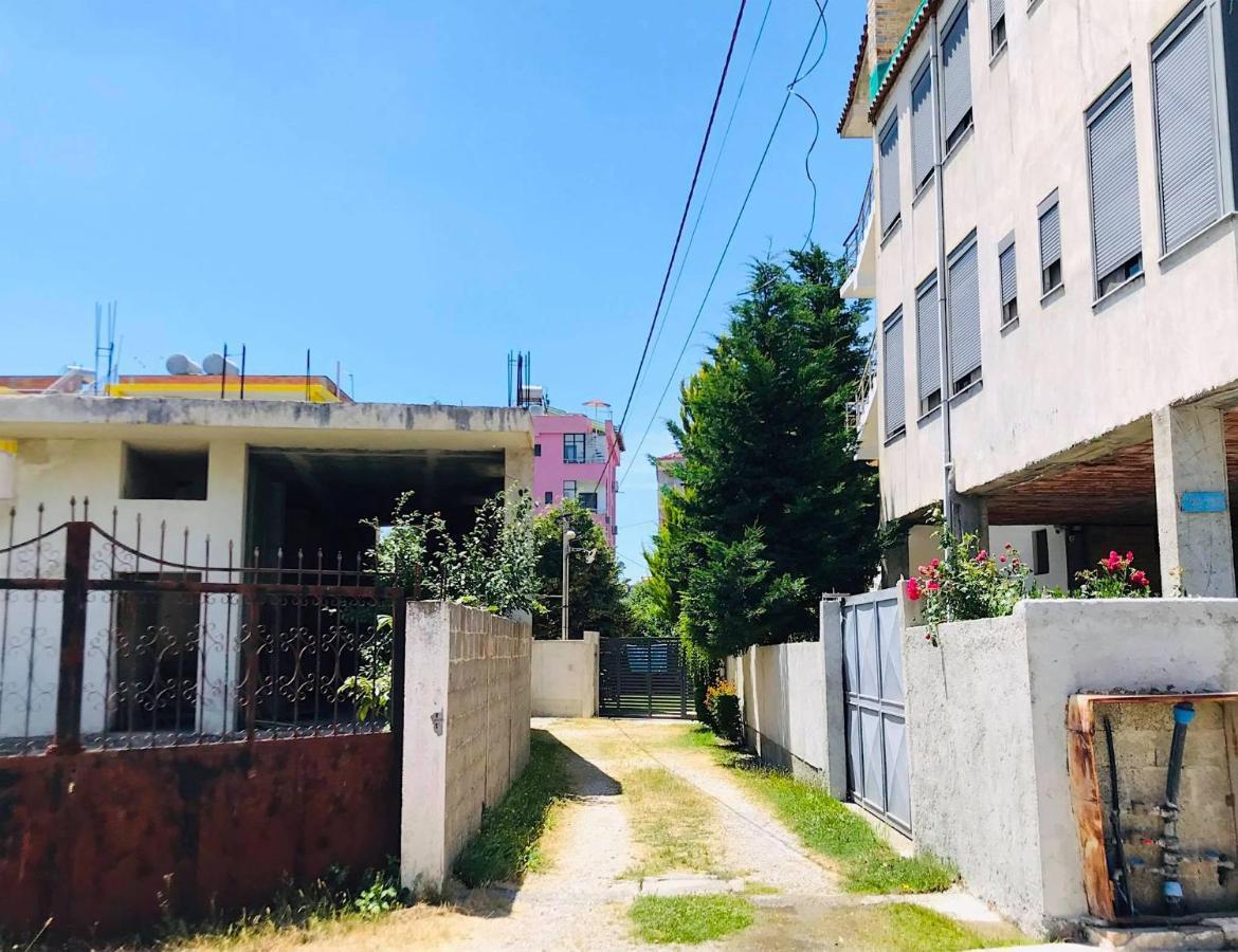 Vila Aliaj Luxury Apartment With 2 Rooms With Private Wonderful Terrace ドゥラス エクステリア 写真