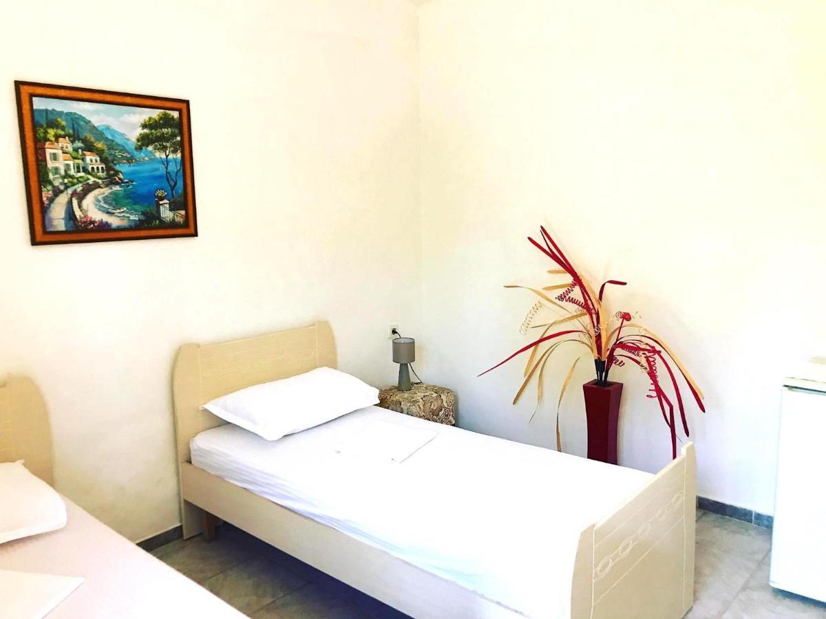 Vila Aliaj Luxury Apartment With 2 Rooms With Private Wonderful Terrace ドゥラス エクステリア 写真
