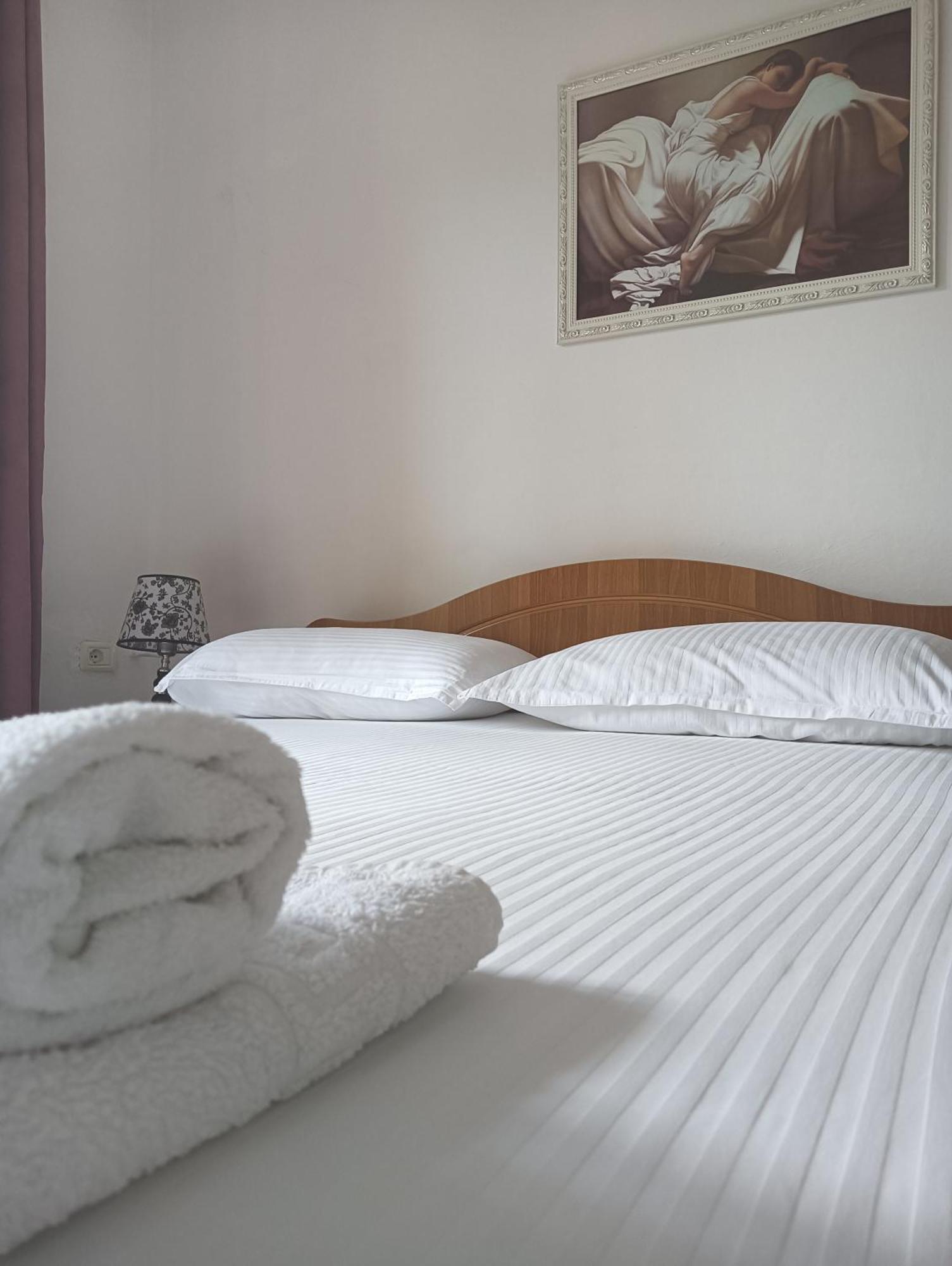Vila Aliaj Luxury Apartment With 2 Rooms With Private Wonderful Terrace ドゥラス エクステリア 写真