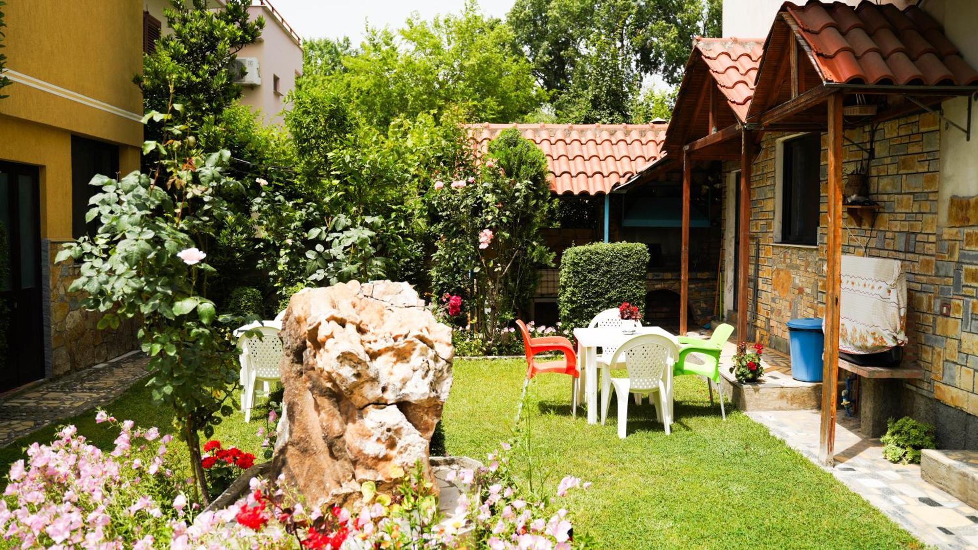 Vila Aliaj Luxury Apartment With 2 Rooms With Private Wonderful Terrace ドゥラス エクステリア 写真